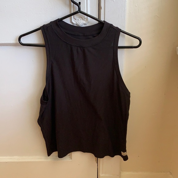 Vuori Tops - Vuori energy tank in black. XS
